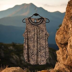 Knapp Studio Cheetah Print Sleeveless Top